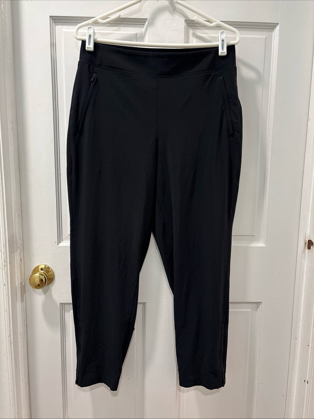 Athleta Women’s Brooklyn Heights High Rise Jogger Size 8 Black High Rise EUC